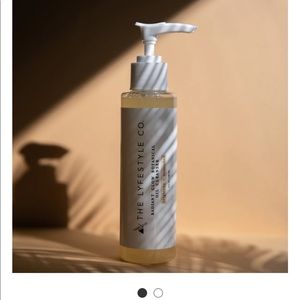 The lifestyle Co oil cleanser